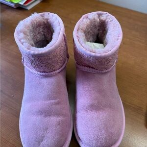 Ugg classic pink miniboots with lace accent. EUC.